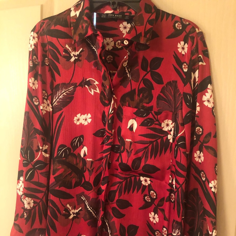 Gorgeous red flower Zara blouse XS